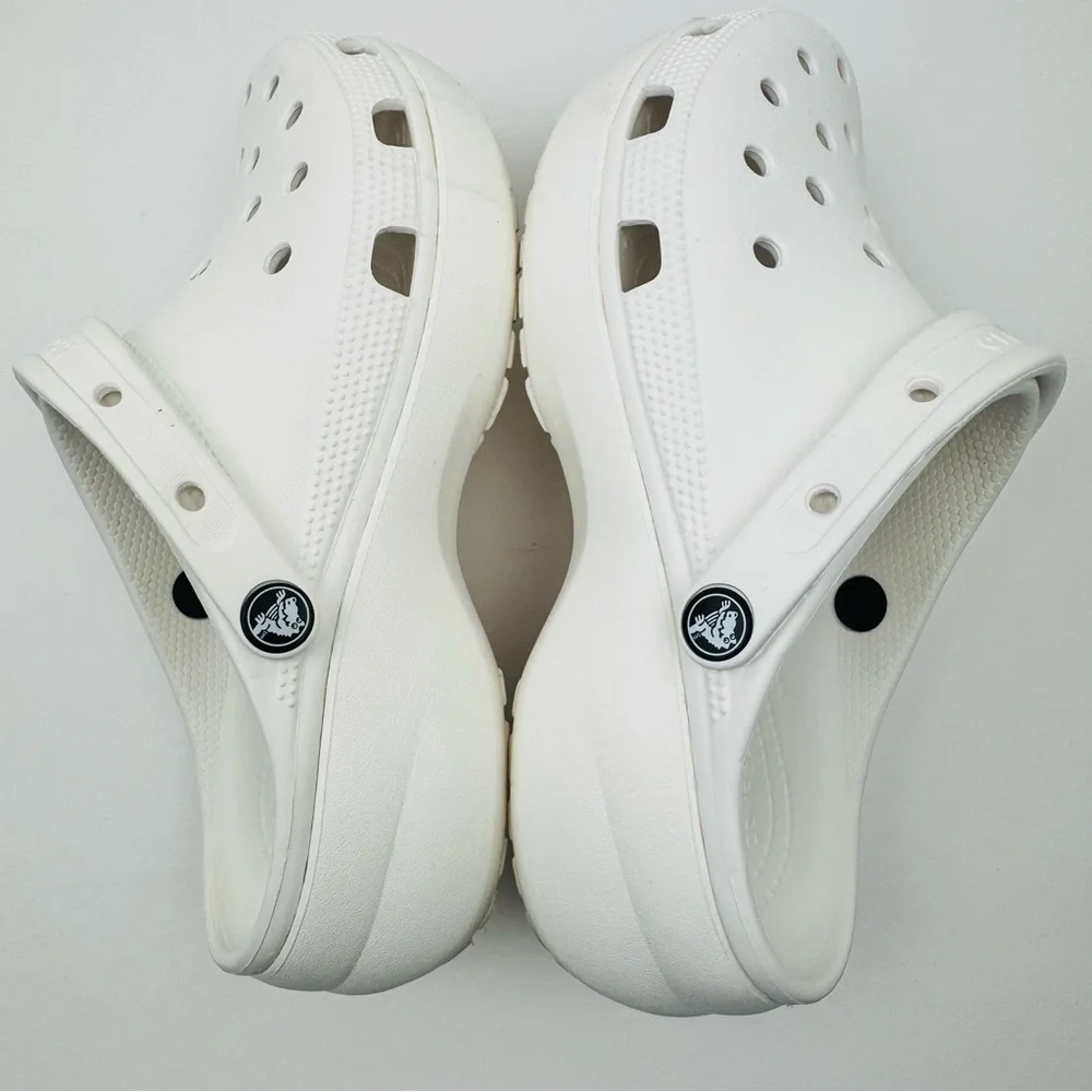 Crocs Women's Classic Platform Clog. Women’s size 10. Very clean.